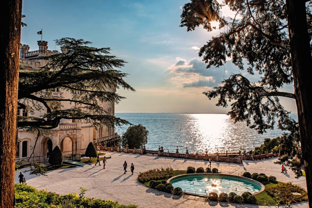 Paesaggio al Castello di Miramare a Trieste